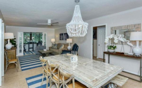1055-206 High-Rise Luxury 75 Yards From the Shore